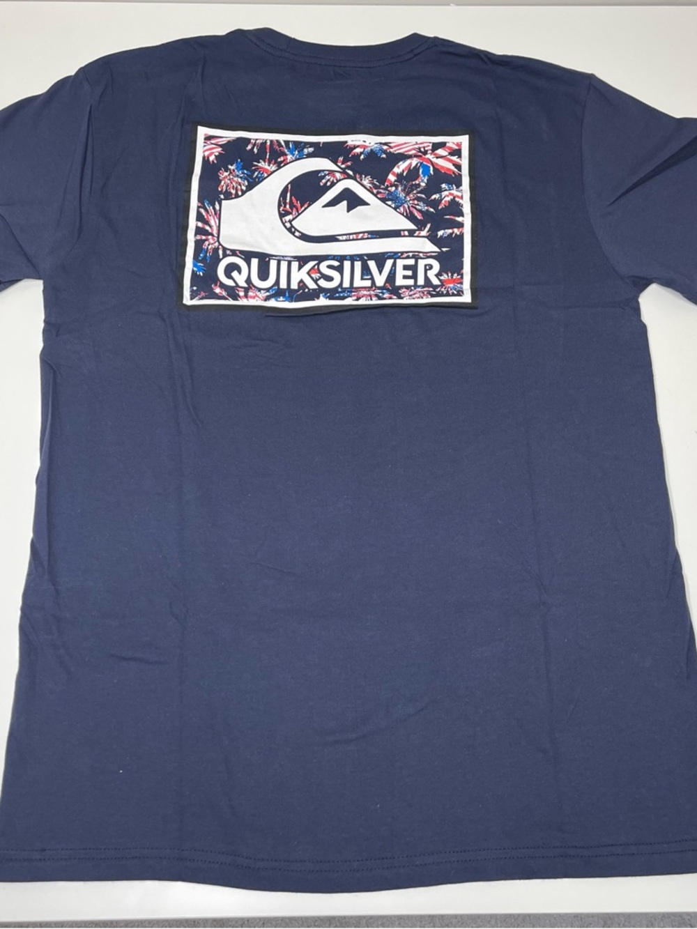 Men's Quiksilver Regular Fit Patriotic Graphic T-Shirt (Navy) 100% Cotton MEDIUM